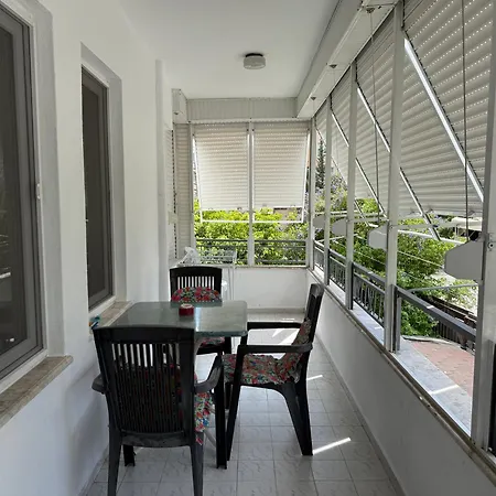 Apartment At The Cleopatra With A Balcony *