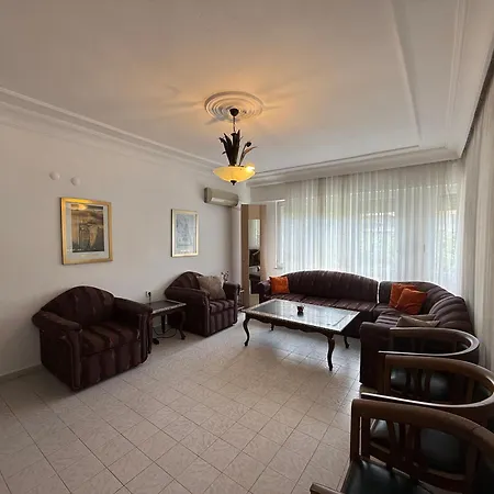 At The Cleopatra With A Balcony Apartment Alanya
